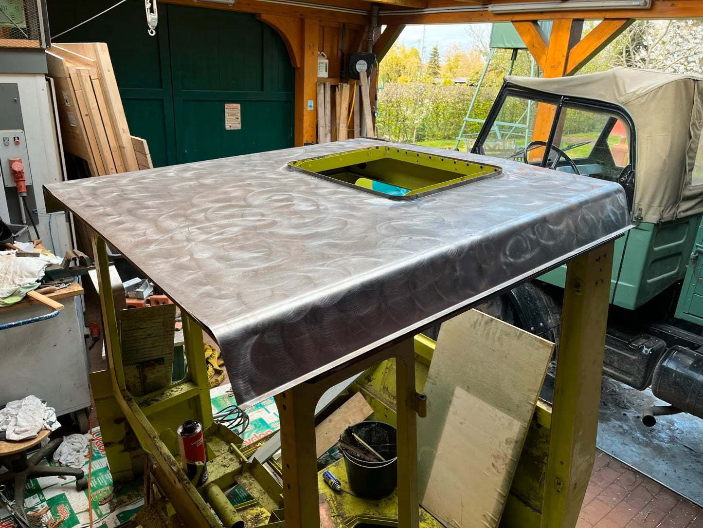 Dachhaut für den MB trac 700, 800, 900, 1000 und 1100. Das Dachblech ist gefertigt aus Stahlblech und wird auf das Dach der Kabine geschweißt