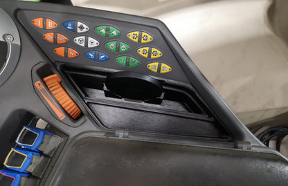 Ablagefach mit eingebautem Induktivladegerät (USB-C Buchse) für die Armlehne ähnlich zu Ablagefach Gadgetme aber mit Ladefunktion für Handys und mehr Platz im eingebauten Zustand