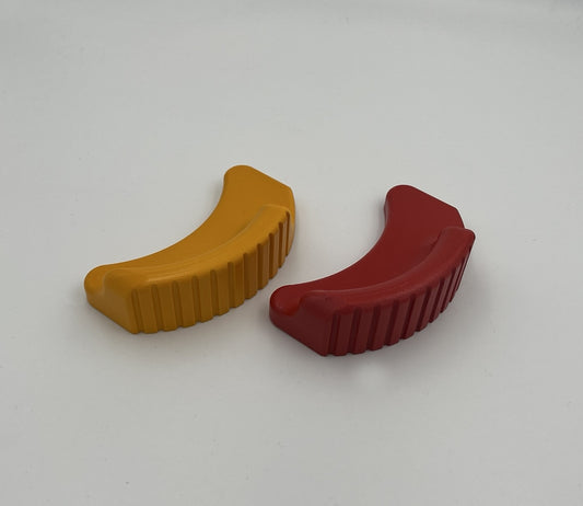 Bedienknopf für die Rückenlehnenverstellung in rot und gelb für ISRI Sitze, wie Sie im MB trac und Unimog verbaut sind