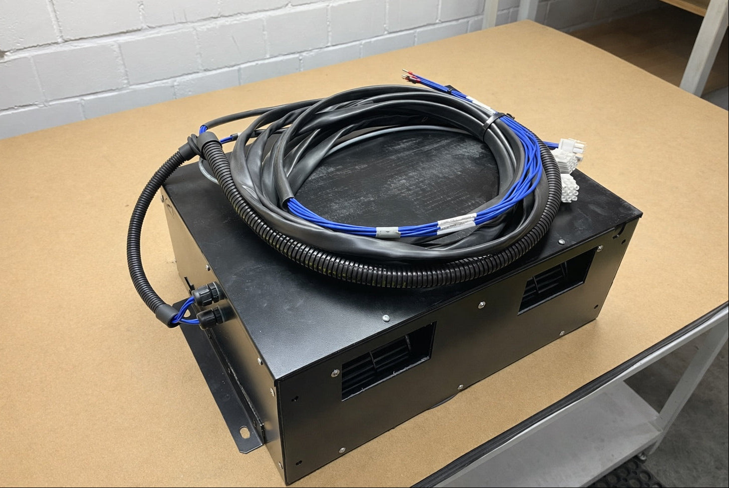 Montage, Industriemontage, Elektromontage, Kabelkonfektionierung, Kabelbaum nach Zeichnung, Montage von kleinen Baugruppen